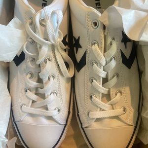 White and black converse unisex